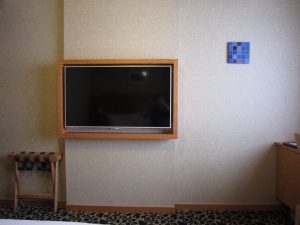 JR九州ホテルブラッサム大分 ダブルルーム ベッドの反対側 壁面にテレビがあります