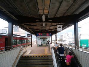 JR日豊本線 別府駅 ３番線・４番線 主に大分方面行きの列車がが発着します」