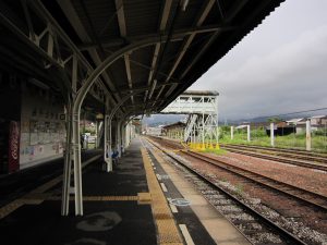 JR土讃線 須崎駅 1番線 主に高知方面行きの列車が発着します その先に、2・3番線へ行く跨線橋があります