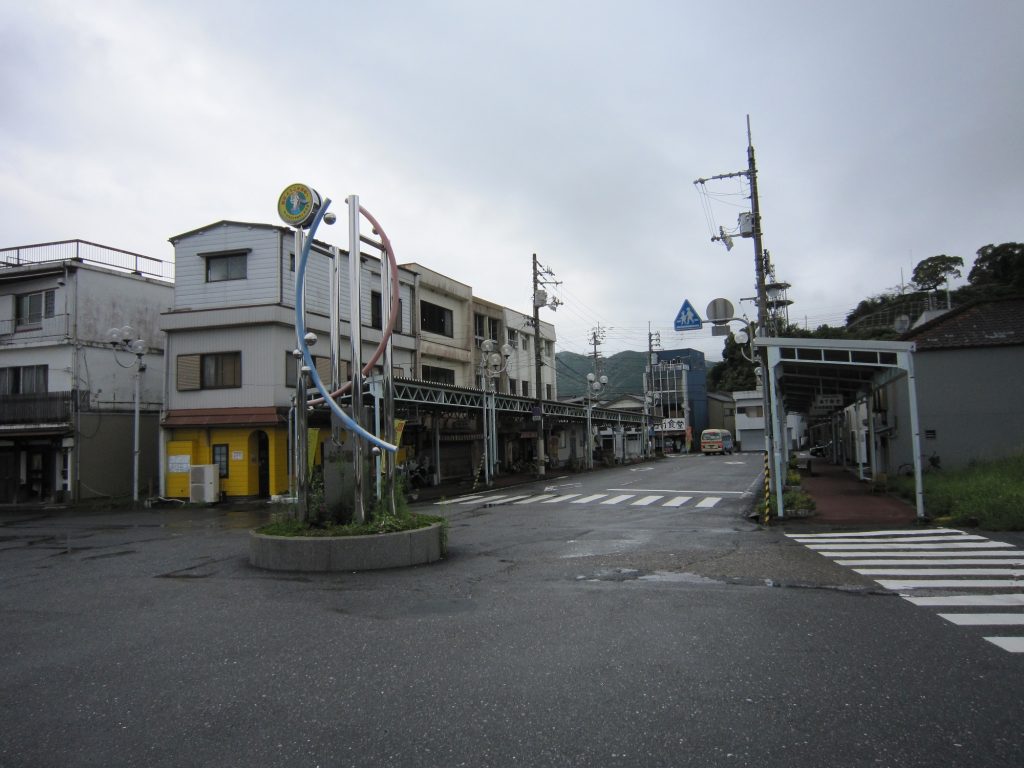 旅行記：須崎駅を歩いてみると廃墟・・・ではないけどシャッター街と化していた
