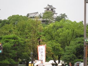 高知城 入口から天守閣を撮影