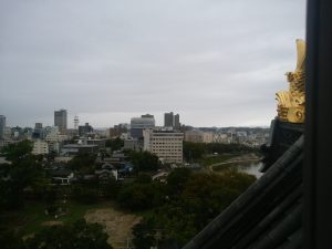 岡山城 天守閣から市内を見る