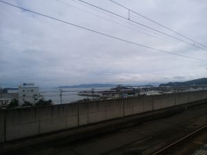 JR瀬戸大橋線 児島駅 3番線・4番線から瀬戸内海を見る