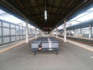 JR瀬戸大橋線 児島駅 1番線・2番線 主に岡山方面に行く列車が発着します