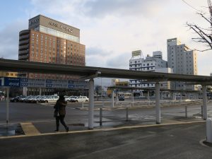JR函館本線 函館駅 駅前ロータリー バス乗り場とタクシー乗り場があります