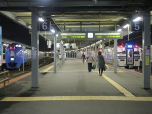 JR函館本線 函館駅 5番線・6番線 主に新函館北斗行きのはこだてライナーが発着します