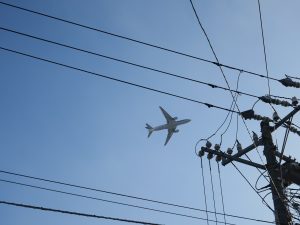 函館 湯の川温泉 函館空港が近いので、飛行機が近くに見えます