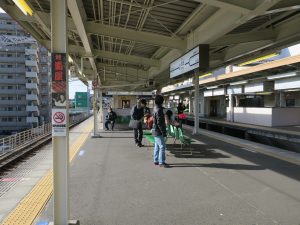 京成本線 京成成田駅 1番線・2番線 主に上野行きの列車が発着します
