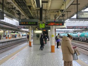JR中央線 八王子駅 3番線・4番線 主に中央線で高尾・甲府・松本方面行きの列車が発着します