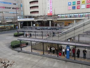 JR八高線 八王子駅 北口バスターミナルとタクシー乗り場