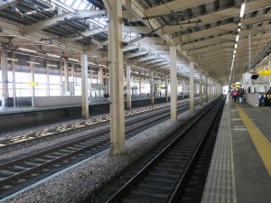 JR上越新幹線 越後湯沢駅 ホームの間の通過線