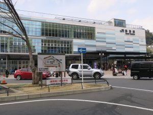 JR東海道新幹線 熱海駅 駅ビルと駅前ロータリー