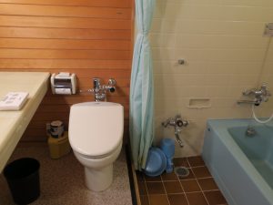 伊豆山温泉 うみのホテル中田屋 ツインルーム トイレとバスルーム