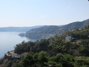 熱海城 付近の展望台からの景色 伊豆半島方向
