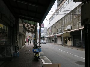 熱海 昭和の雰囲気が残る商店街 しかし、シャッター街と化していました
