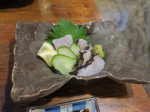 白身魚の刺身 焼肉と沖縄家庭料理 うるまにて
