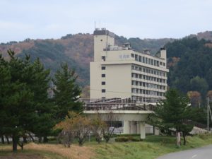 浅虫温泉 ホテル南部屋・海扇閣 建物 湯ノ島の方向から撮影