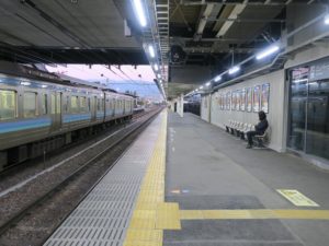 JR中央東線 石和温泉駅 1番線 主に甲府・韮崎・上諏訪温泉方面へ行く列車が発着します