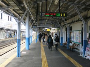 JR中央東線 上諏訪駅 1番線 主に甲府・新宿方面に行く列車が発着します