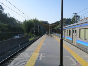 JR仙石線 松島海岸駅 ホーム 左側が石巻方面へ、ホーム右側が仙台・あおば通方面に行く列車が発着します