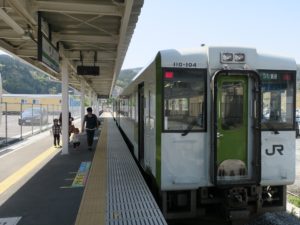 JR石巻線 女川駅 ホーム 仙石東北ラインの乗車位置も書いてあります