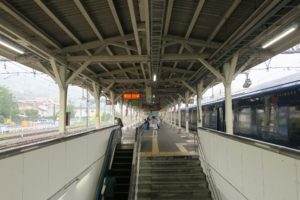 JR伊東線 伊東駅 2番線・3番線 主に東京・熱海方面に行く列車が発着します