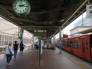 JR長崎本線 佐賀駅 1番線・2番線 主に肥前山口・長崎・佐世保方面に行く列車が発着します