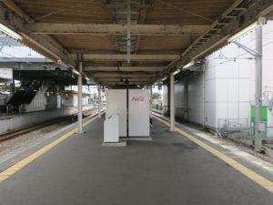 JR筑肥線 筑前前原駅 1番線・2番線 1番線は主に福岡地下鉄空港線の姪浜・天神・博多・福岡空港方面に行く列車が発着します 2番線は主に唐津・西唐津方面行きの列車が発着します