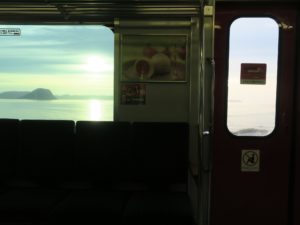 JR筑肥線 303系 車窓から見える唐津湾