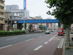 松浦鉄道西九州線 佐世保の繁華街に近いところを通る高架線