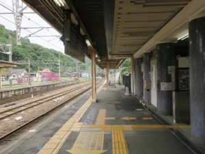 JR佐世保線 有田駅 1番線 主に早岐・佐世保方面に行く列車が発着します