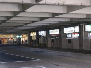 新潟市 万代シテイバスセンター バス出入口から中を撮影