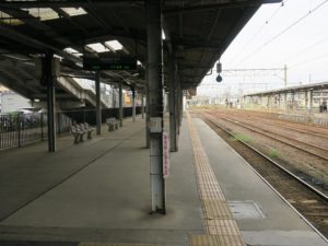 JR男鹿線 秋田駅 1番線 このホームは青森方向にしか行けません