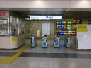 地下鉄名城線 名古屋駅 北改札口 manacaなどのICカード対応の自動改札機が並びます