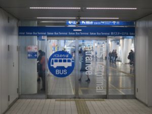 名古屋 栄バスターミナル バス乗り場の自動ドア