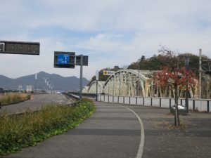 名鉄犬山線 犬山遊園駅 西口から犬山橋方向を眺める