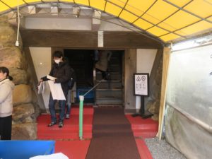 犬山城 天守閣の中は土足厳禁で、急階段になっています