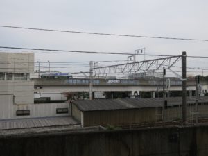 ゆとりーとライン 大曽根駅 バス回転場及び駐車場を横から撮影