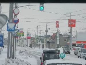 北海道稚内市 国道40号線 南稚内駅付近 日本最北端のドコモショップ、auショップ、ソフトバンクショップが立ち並びます
