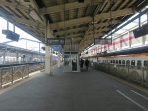 JR山形新幹線 福島駅 13番線・14番線 主に東北・北海道新幹線で仙台・盛岡・新青森・新函館北斗と、山形新幹線で米沢・山形・新庄方面に行く列車が発着します