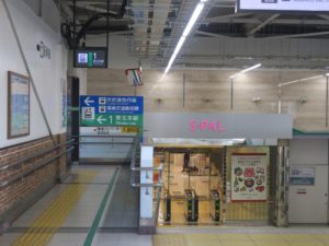 JR東北本線 福島駅 1番線へのエレベーターとS-PALへの改札口