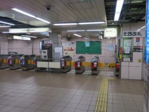 大阪メトロ谷町線 東梅田駅 北西改札 出口専用
