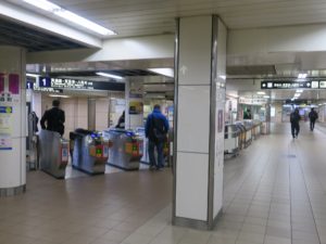 大阪メトロ谷町線 東梅田駅 1番線への改札口