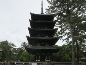 興福寺 五重塔 境内で撮影