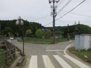 奈良 飛鳥寺への近道 Y字路を左に進みます