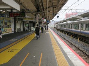 JR阪和線 和歌山駅 1番線 主に天王寺・新大阪方面に行く特急くろしおが発着します