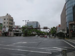和歌山市 和歌山駅前交差点 ぶらくり丁へはここを右折します