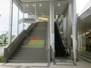 JR宮崎空港線 宮崎空港駅 空港から改札口への階段・エスカレーター