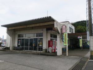 宮崎交通 油津駅前バスセンター バス停の表示は油津待合所となっています
