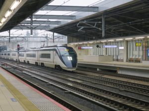 京成電鉄 AE型 成田湯川駅を通過